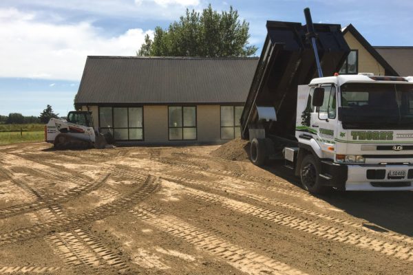 Thornz Landscapes Dropping Top Soil In Preparation For Lawn And Turf Planting